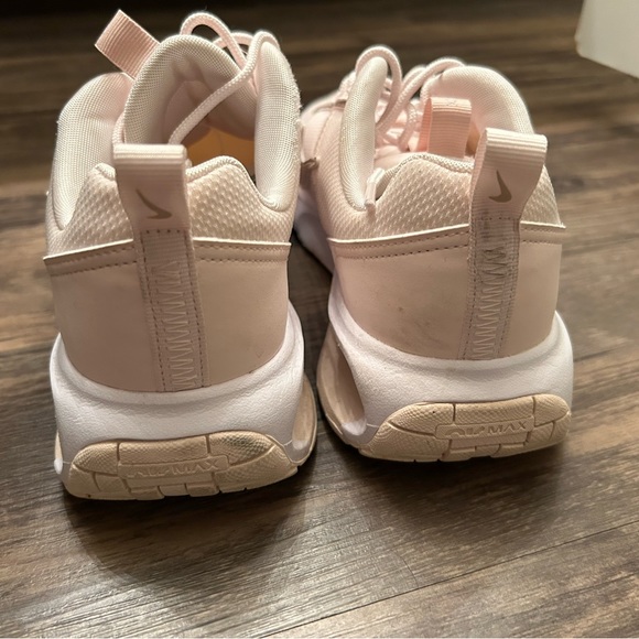 Nike Air Max Tennis Shoes - Picture 4 of 5